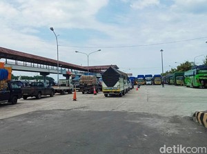 Penyeberangan Padangbai-Lembar Dibuka Setelah Tutup 20 Jam gegara Cuaca Buruk