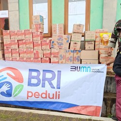 BRI Salurkan Bantuan di Wilayah Terdampak Bencana Banjir & Longsor