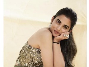 Anak Miliuner Asia Isha Ambani Pakai Perhiasan Rp 85 M di Pesta Pranikah Adik