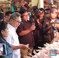 Pagi-Pagi Mendag Zulhas Sidak ke Pasar Kramat Jati, Ada Apa?