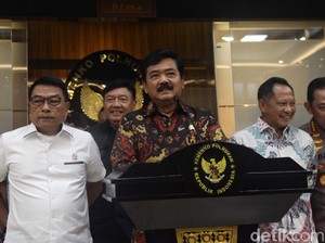 Menko Hadi soal Demo Usai Pemilu: Kami Antisipasi Agar Tak Terjadi Eskalasi