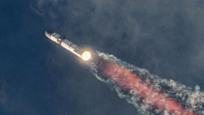イーロン・マスクが他の超富裕層を宇宙に送り始める