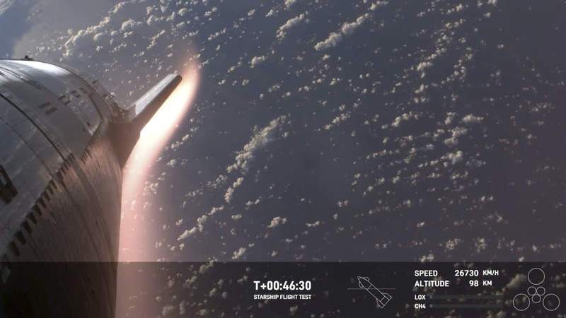 Para pekerja beristirahat sambil memindahkan bebatuan dan puing-puing dari area sekitar saat pesawat luar angkasa Starship generasi berikutnya milik SpaceX yang berada di atas roket Super Heavy. (REUTERS/Cheney Orr) Para pekerja beristirahat sambil memindahkan bebatuan dan puing-puing dari area sekitar saat pesawat luar angkasa Starship generasi berikutnya milik SpaceX yang berada di atas roket Super Heavy. (REUTERS/Cheney Orr)