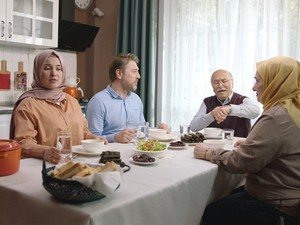 Hindari Konsumsi 5 Makanan Ini Saat Sahur karena Bikin Lemas