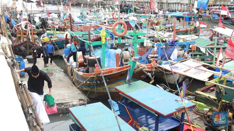 Suasana kampung nelayan di kawasan Kalibaru, Cilincing, Jakarta Utara, Jumat (15/3/2024). (CNBC Indonesia/Muhammad Sabki)