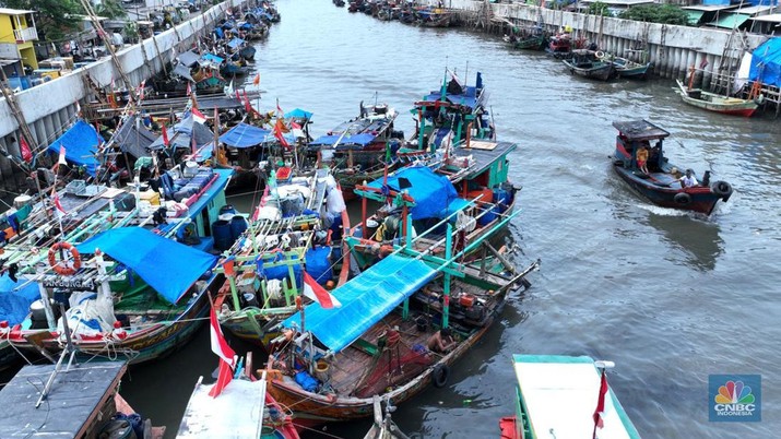 Suasana kampung nelayan di kawasan Kalibaru, Cilincing, Jakarta Utara, Jumat (15/3/2024). (CNBC Indonesia/Muhammad Sabki)