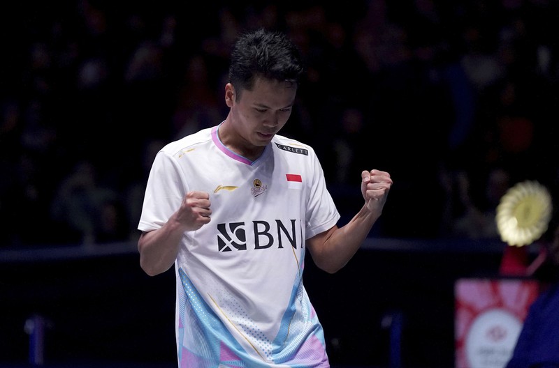 Britain World Badminton Championships Indonesia's Jonatan Christie celebrates after winning the men's singles semi final match against India's Lakshya Sen at the All England Open Badminton Championships at the Utilita Arena in Birmingham, England, Saturday, March 16, 2024. (AP Photo/Rui Vieira)