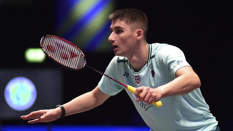Indonesia's Anthony Sinisuka Ginting plays a shot during the men's singles semi final match against France's Christo Popov at the All England Open Badminton Championships at the Utilita Arena in Birmingham, England, Saturday, March 16, 2024. (AP Photo/Rui Vieira)