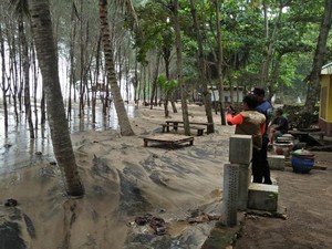 Obyek Wisata Pantai Malang Selatan Tutup Akibat Cuaca Ekstrem
