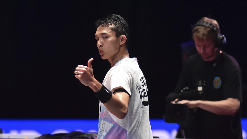 Indonesia's Jonatan Christie celebrates after winning the men's singles semi final match against India's Lakshya Sen at the All England Open Badminton Championships at the Utilita Arena in Birmingham, England, Saturday, March 16, 2024. (AP Photo/Rui Vieira)