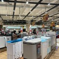 Barang Elektronik Jadi Buruan Warga di Transmart Jelang Lebaran