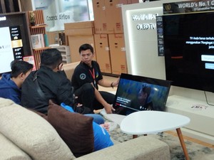 Senangnya Pelanggan Transmart Ini Beli TV LED 55 Inch Hemat Rp 1 Jutaan