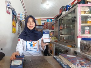 Buah Kesabaran Herawati Jadi Agen hingga Dirikan Toko-Kuliahkan Anak