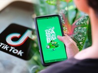 Gokil! Penjualan Kerupuk di TikTok Tembus Rp 500 Miliar