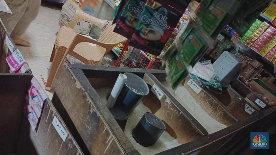Harga beras mulai sinyal turun di wilayah Sawangan, Depok, Jawa Barat. (²©²ÊÍøÕ¾/Damiana Cut E)