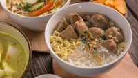 Kangen Bakso Tapi Malas Keluar Rumah? 3 Bakso Instan Ini Solusinya