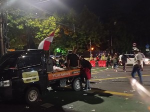 Massa Demo di Depan KPU Bubar
