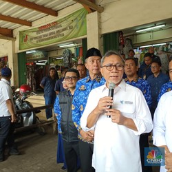 Zulhas Happy Harga Beras di Pasar Anyar Bogor Turun Sampai Rp 2.000/Kg