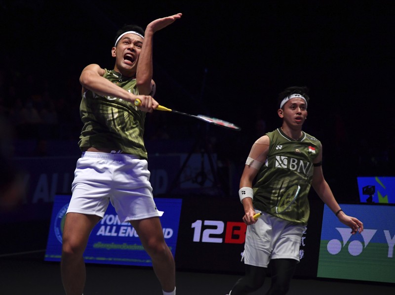 Pebulutangkis ganda putra Indonesia Fajar/Rian juara All england 2024 di Utilita Arena, Birmingham, Inggris, Minggu (17/3/2024). (AP Photo/Rui Vieira) Pebulutangkis ganda putra Indonesia Fajar/Rian juara All england 2024 di Utilita Arena, Birmingham, Inggris, Minggu (17/3/2024). (AP Photo/Rui Vieira)
