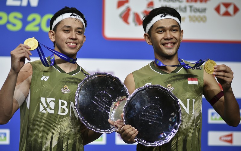 Pebulutangkis ganda putra Indonesia Fajar/Rian juara All england 2024 di Utilita Arena, Birmingham, Inggris, Minggu (17/3/2024). (AP Photo/Rui Vieira) Pebulutangkis ganda putra Indonesia Fajar/Rian juara All england 2024 di Utilita Arena, Birmingham, Inggris, Minggu (17/3/2024). (AP Photo/Rui Vieira)
