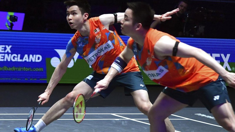 Pebulutangkis ganda putra Indonesia Fajar/Rian juara All england 2024 di Utilita Arena, Birmingham, Inggris, Minggu (17/3/2024). (AP Photo/Rui Vieira)