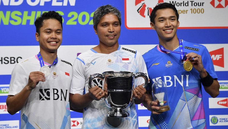 Pebulutangkis Indonesia Jonatan Christie juara All england 2024 di Utilita Arena, Birmingham, Inggris, Minggu (17/3/2024). (AP Photo/Rui Vieira)