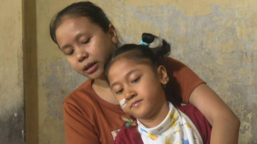 Perjuangan Anak Semata Wayang Petugas Kebersihan Alami Cerebral Palsy. (Dok. Berbuatbaik.id)