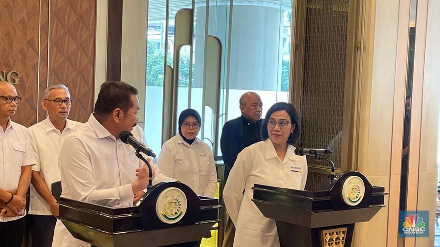 Pertemuan menteri keuangan dan jaksa agung mengenai laporan dugaan tindak pidana korupsi penggunaan dana padaLembaga Pembiayaan Ekspor Indonesia di Lobby Gedung Utama Kejaksaan Agung, Jakarta Selatan, Senin (18/3/2024). (CNBC Indonesia/Serliana Salsabilla)