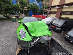 Porsche Tabrak Livina hingga Ringsek Rombongan Gathering di Pandaan