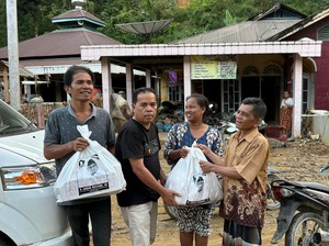 Andre Rosiade: Gerindra Sediakan Sahur hingga Hidangan Buka untuk Korban Banjir Pessel