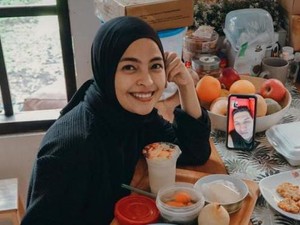 Jatuh dari Panggung Setinggi 2 Meter saat Manggung, Ini Kata Tantri Kotak
