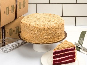 5 Resto Ini Punya Menu Ikonik Legendaris, Gohyong dan Cake Red Velvet