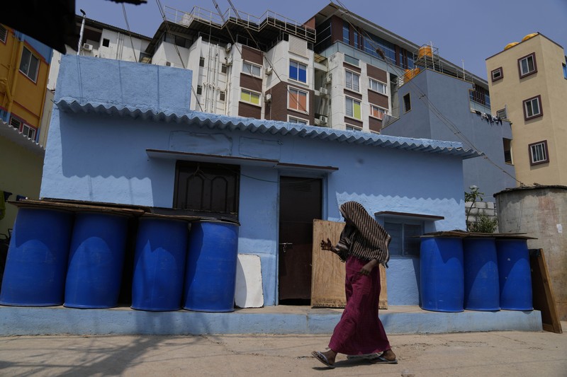 Bengaluru atau Bangalore di India tengah dihadapkan dengan kekeringan. (AP/Aijaz Rahi)