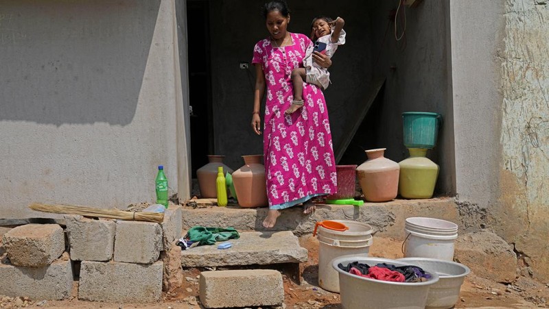 Bengaluru atau Bangalore di India tengah dihadapkan dengan kekeringan. (AP/Aijaz Rahi)