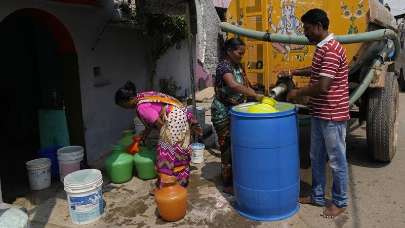 Bengaluru atau Bangalore di India tengah dihadapkan dengan kekeringan. (AP/Aijaz Rahi)