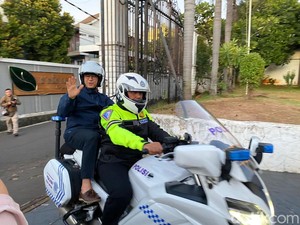 Anies Dibonceng Motor Patwal saat Hadiri Bukber Relawan Garda Matahari