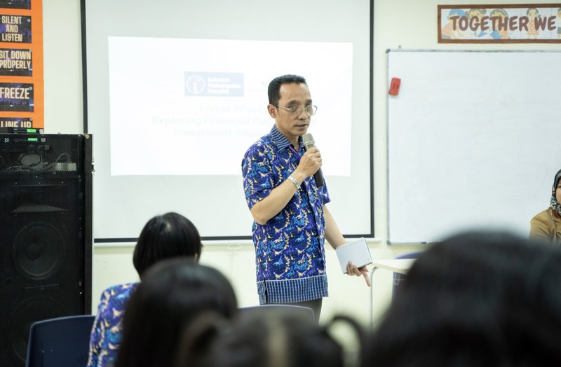 InvestasiKu Memperkuat literasi keuangan kepada sekolah perkumpulan mandiri. (Dok. InvestasiKu) InvestasiKu Memperkuat literasi keuangan kepada sekolah perkumpulan mandiri. (Dok. InvestasiKu)
