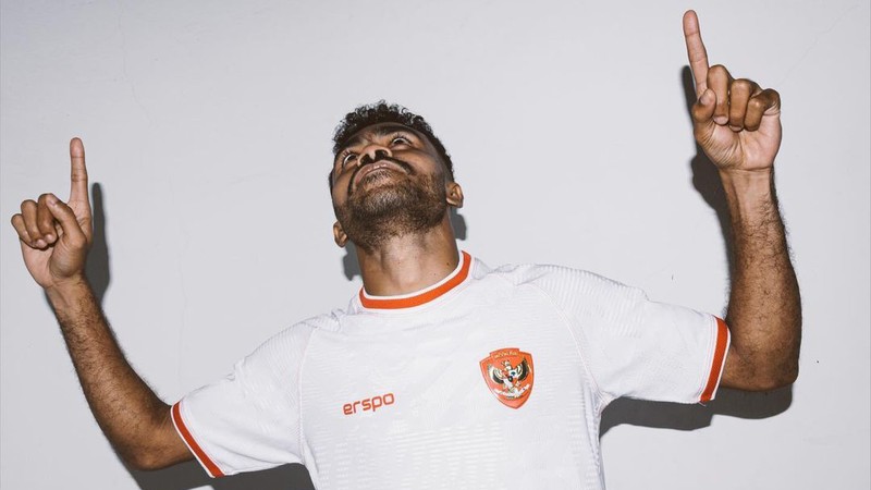 Jersey terbaru Timnas Indonesia 2024 yang di produksi oleh Erigo Sport atau ESPRO. Jersey terbaru Timnas Indonesia 2024 yang di produksi oleh Erigo Sport atau ESPRO. (Instagram @erspo.official)