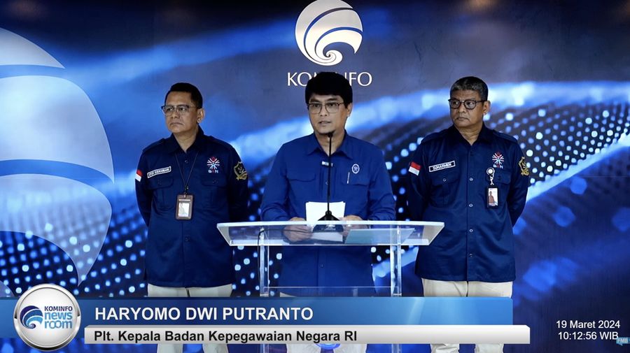 Pelaksana Tugas Kepala Badan Kepegawaian Negara Haryomo Dwi Putranto dalam konferensi pers di press room, Kementerian Komunikasi dan Informatika, Jakarta, Selasa (19/3/2024). (Tangkapan Layar Youtube FMB9ID_ IKP)
