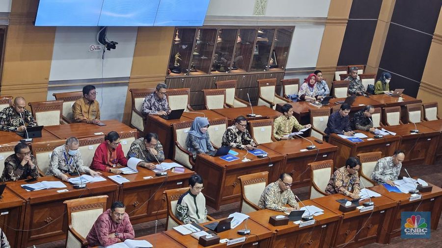 Rapat kerja komisi I DPR RI dengan menkominfo. (CNBC Indonesia/Intan rakhmayanti)