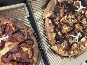 Zonk! Pesan Pizza untuk Buka Puasa yang Didapat Malah Pizza Gosong