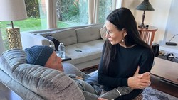 Cerita Demi Moore Rutin Kunjungi Bruce Willis yang Demensia Meski Sudah Cerai