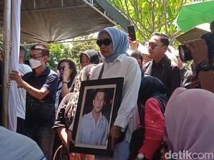 Donny Kesuma dan Stevie Agnecya Meninggal Dunia, Kiky Saputri Keguguran