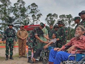 Program TMMD, TNI dan Pemkab Bangun Jalan Rusak-Saluran Air Bersih di Siak