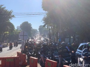 Cerita Miris Macet TB Simatupang Bikin Bensin Penuh Sampai Habis