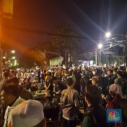Massa Demo-Padati Kantor KPU Jelang Pengumuman Resmi Pemilu 2024