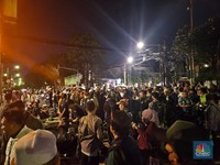 Massa Demo-Padati Kantor KPU Jelang Pengumuman Resmi Pemilu 2024