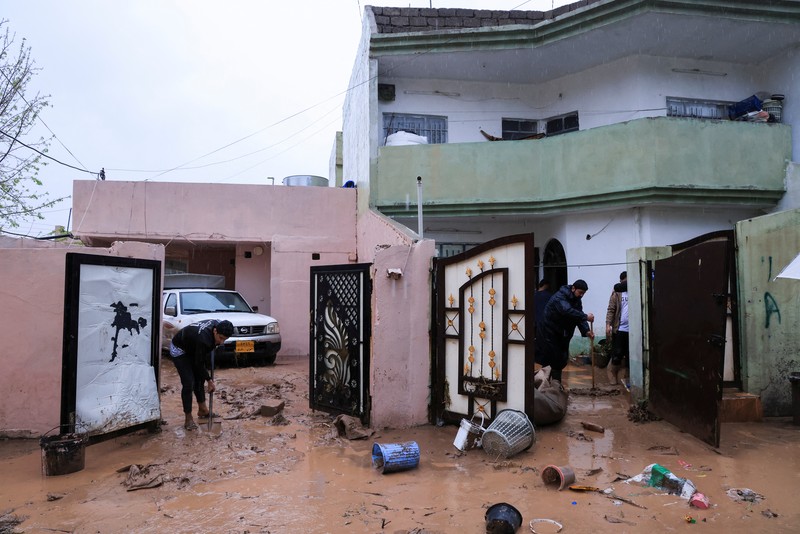 Pemandangan banjir yang melanda kota akibat hujan deras, di Duhok, Irak, 19 Maret 2024. Pemandangan banjir yang melanda kota akibat hujan deras, di Duhok, Irak, 19 Maret 2024. (REUTERS/Ari Jalal)