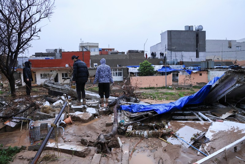 Pemandangan banjir yang melanda kota akibat hujan deras, di Duhok, Irak, 19 Maret 2024. Pemandangan banjir yang melanda kota akibat hujan deras, di Duhok, Irak, 19 Maret 2024. (REUTERS/Ari Jalal)