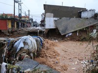 Potret Banjir Bandang Hantam Irak, Rumah Rusak-Jalan Putus
